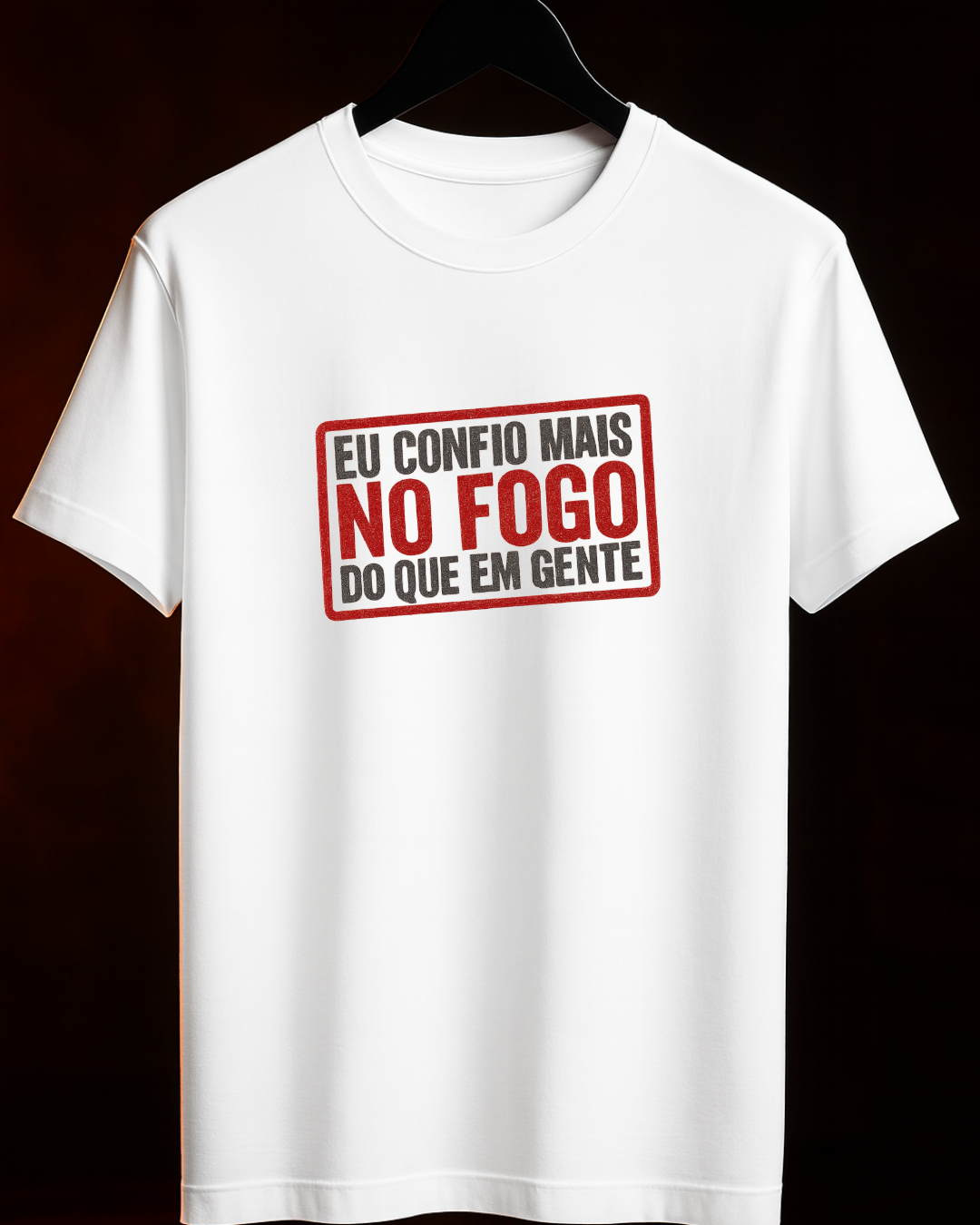 Camiseta Fé no Fogo Branca feminino detalhe estampa - Smokey Wear
