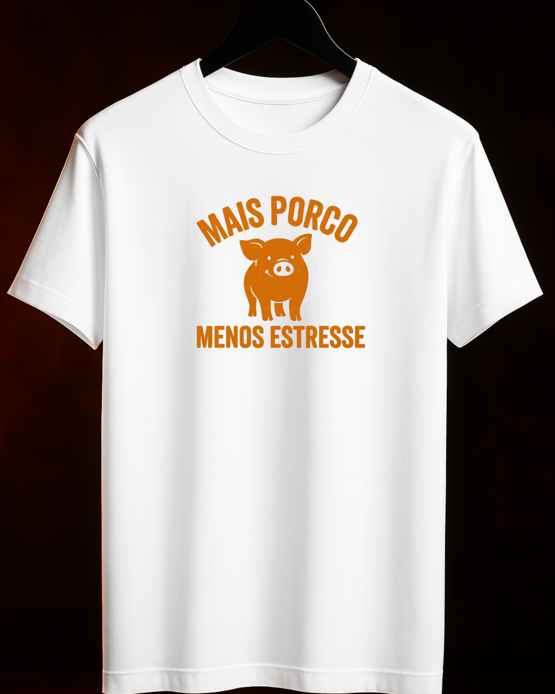 CAMISETA "MAIS PORCO, MENOS ESTRESSE" — Coleção Pig Nation | Preta ou Branca | 100% Algodão | Tamanhos P ao 4G