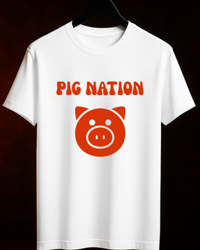 🔥 CAMISETA "PIGGY POP" — PRETA OU BRANCA | 100% ALGODÃO | TAMANHOS P AO 4G 🔥